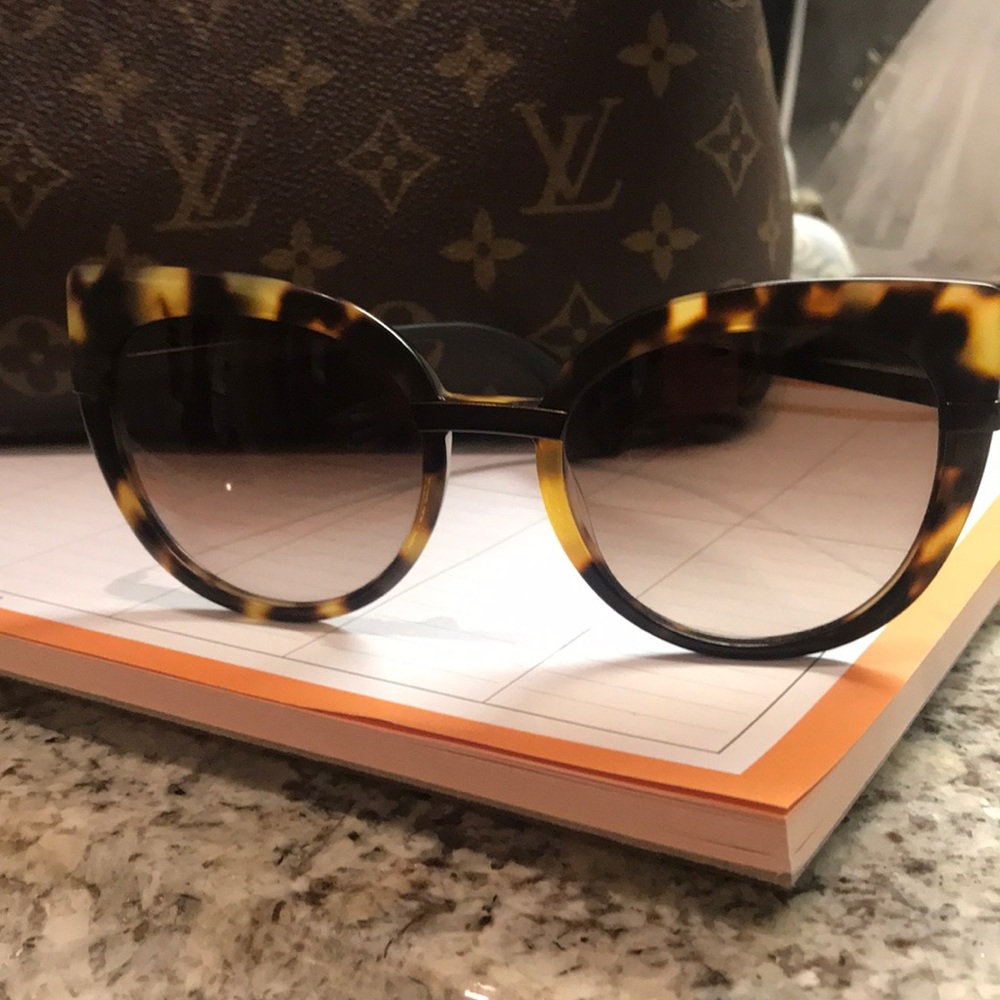 Marc by Marc Jacobs cateyes sunglasses